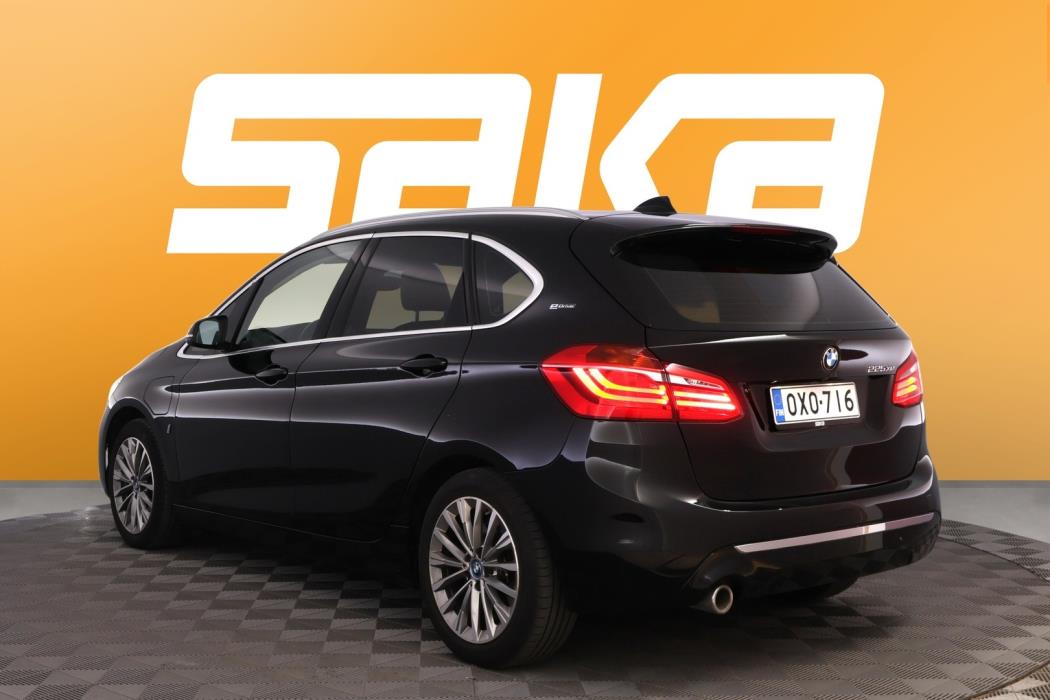 BMW 225 2019