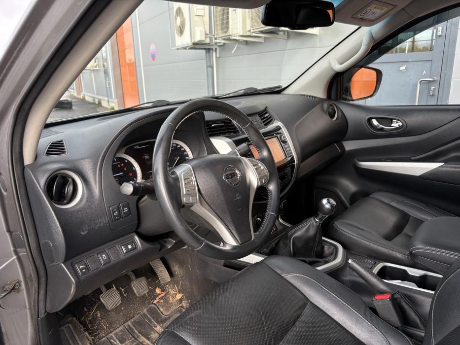 NISSAN Navara 2016