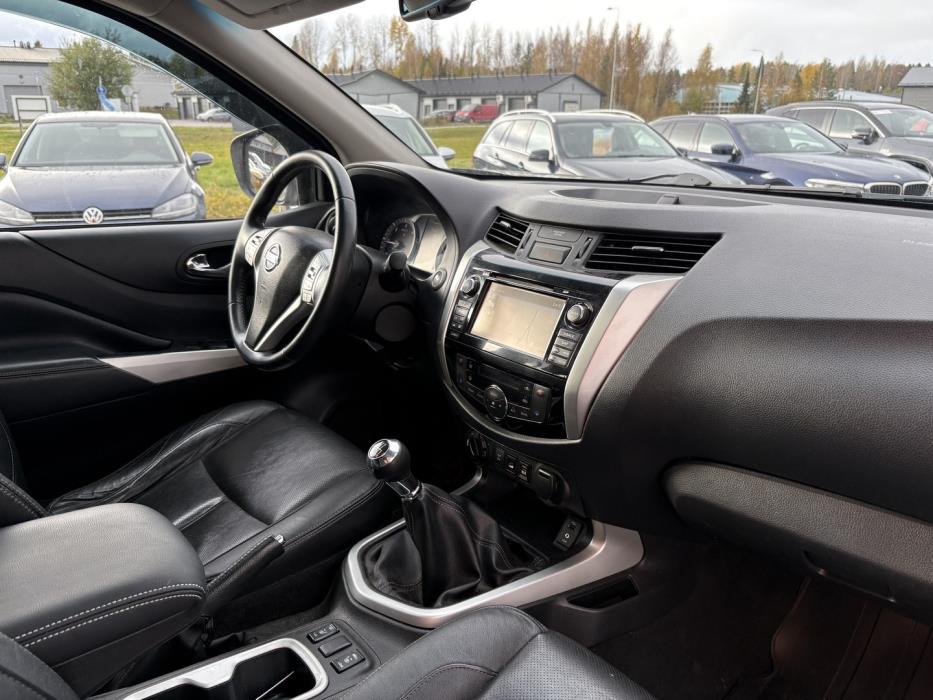 NISSAN Navara 2016