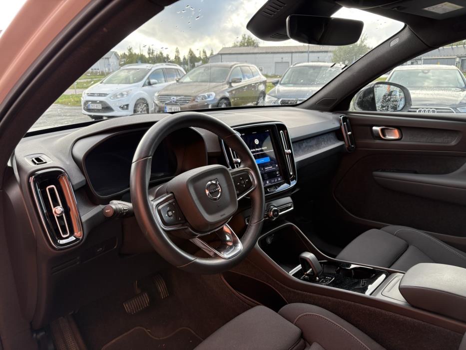 VOLVO C40 2023