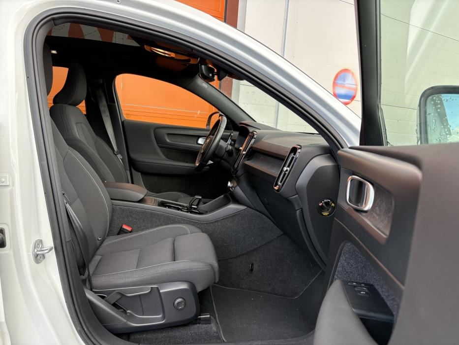 VOLVO C40 2023