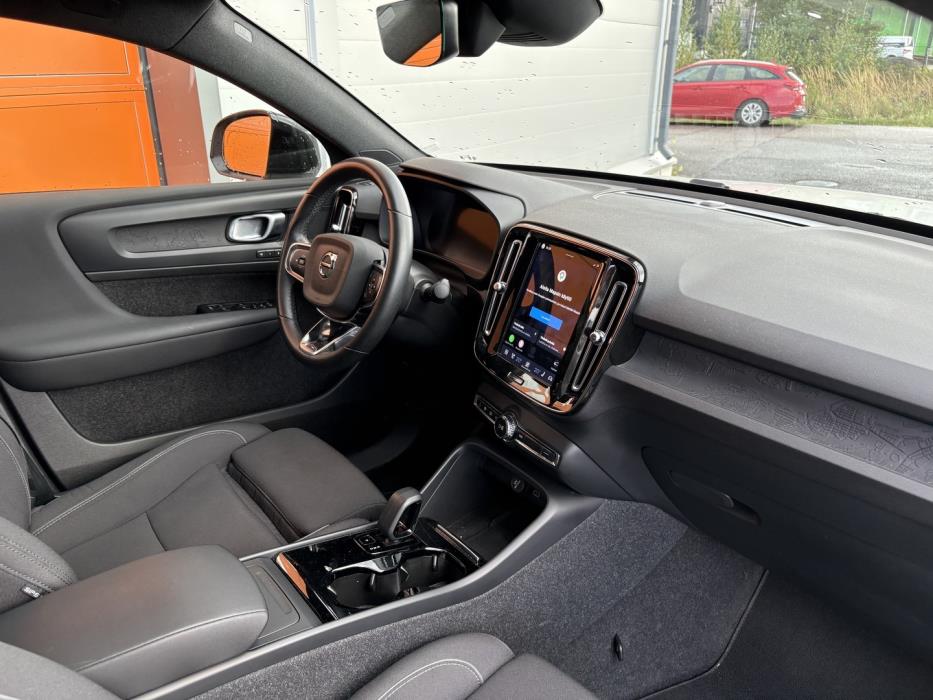 VOLVO C40 2023