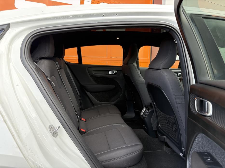VOLVO C40 2023