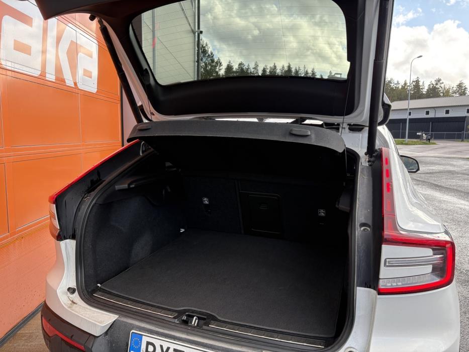 VOLVO C40 2023