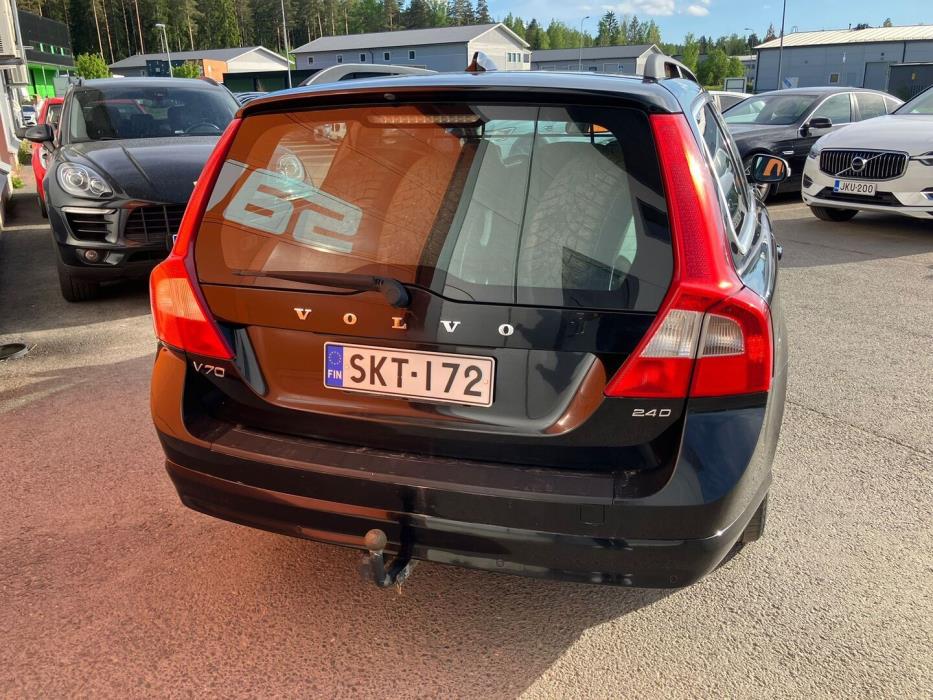 VOLVO V70 2010