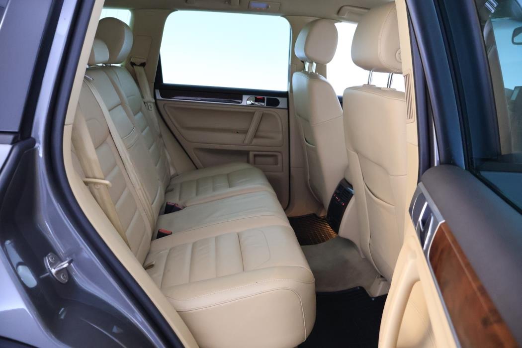 VOLKSWAGEN Touareg 2009