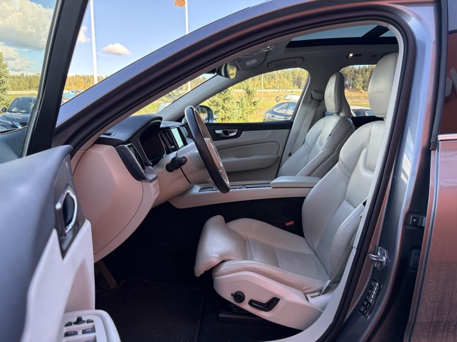 VOLVO XC60 2020