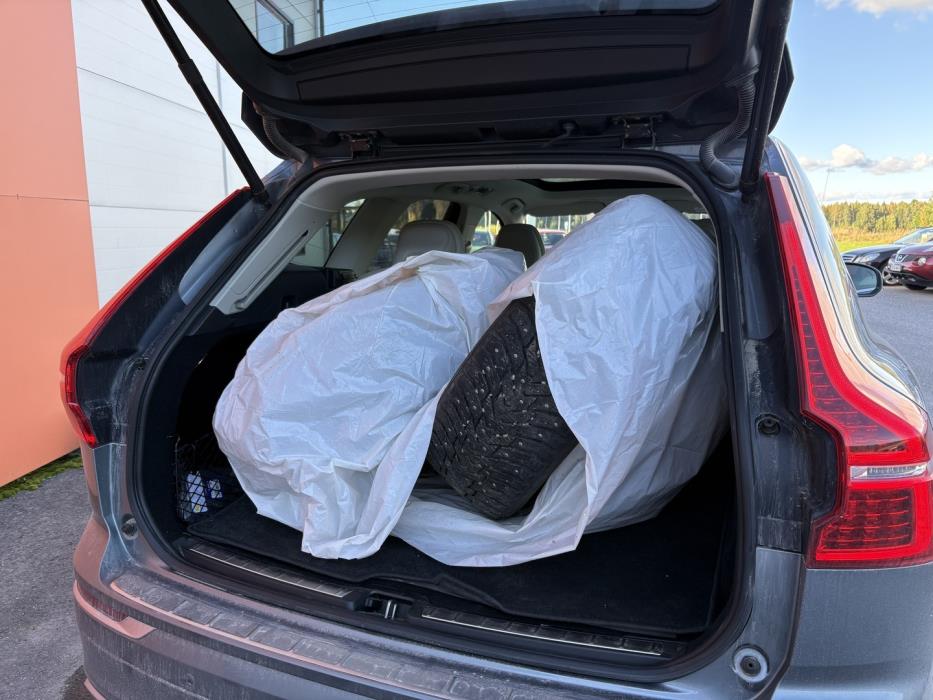 VOLVO XC60 2020