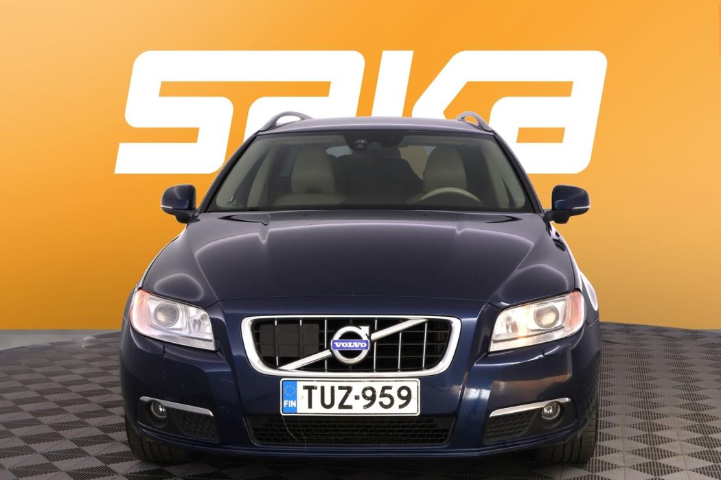 VOLVO V70 2012