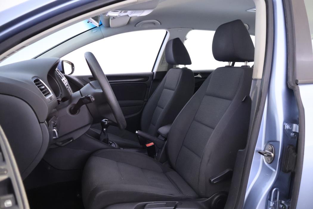VOLKSWAGEN Golf 2010
