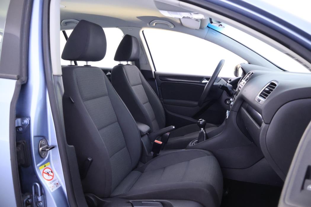 VOLKSWAGEN Golf 2010