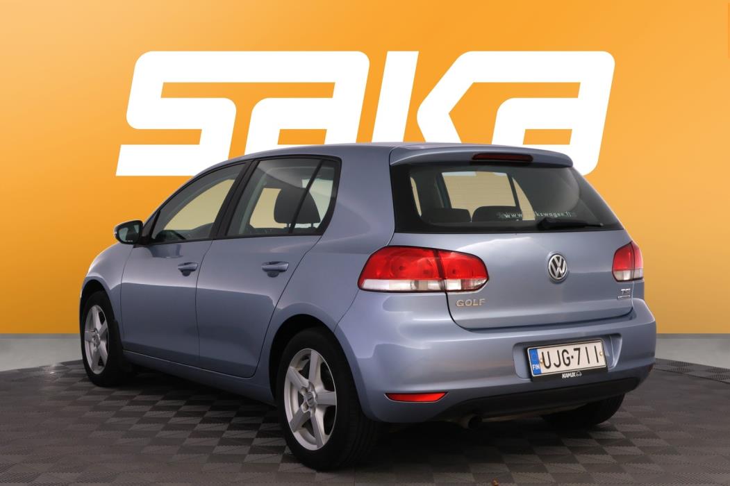VOLKSWAGEN Golf 2010