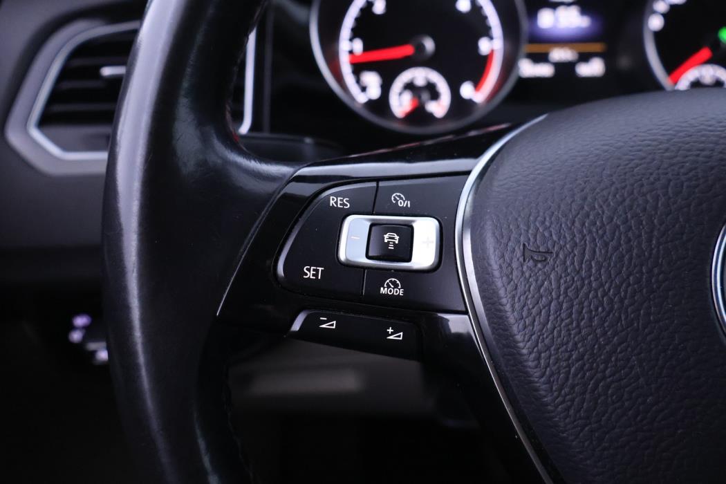 VOLKSWAGEN Golf Sportsvan 2015