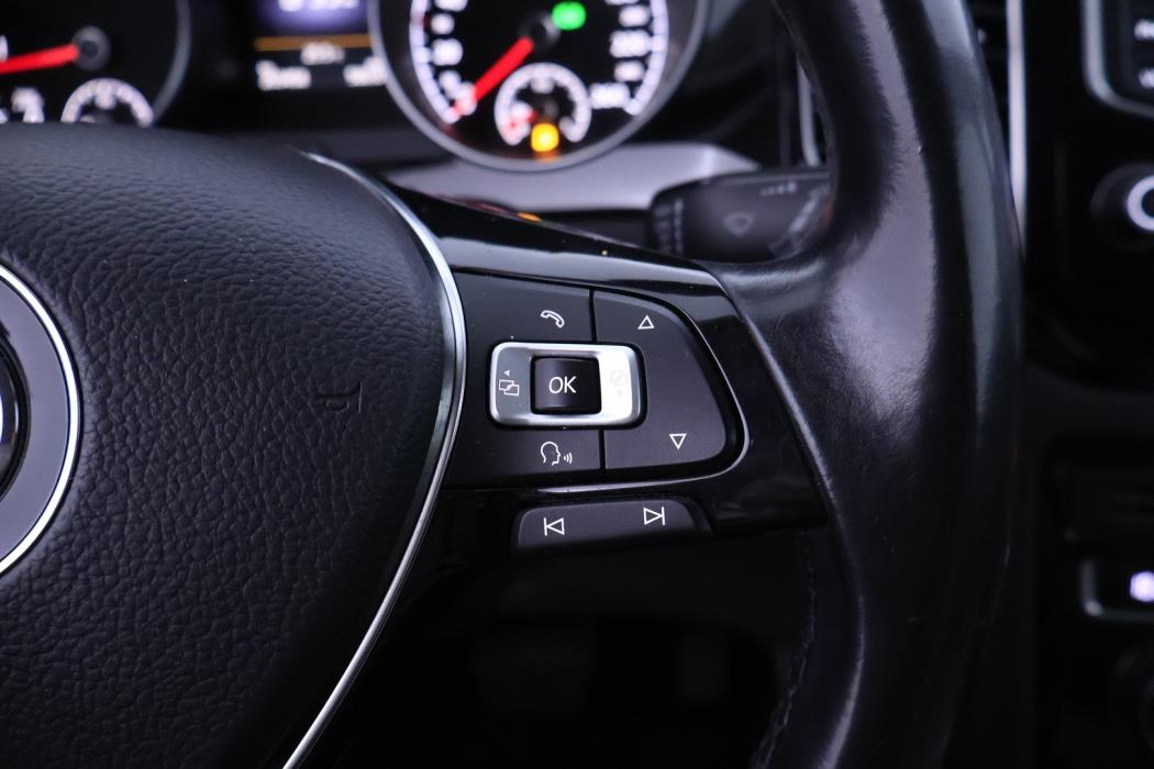 VOLKSWAGEN Golf Sportsvan 2015