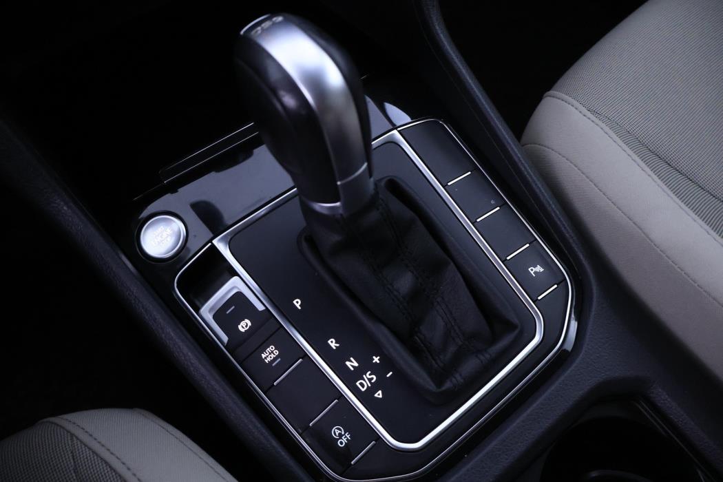 VOLKSWAGEN Golf Sportsvan 2015
