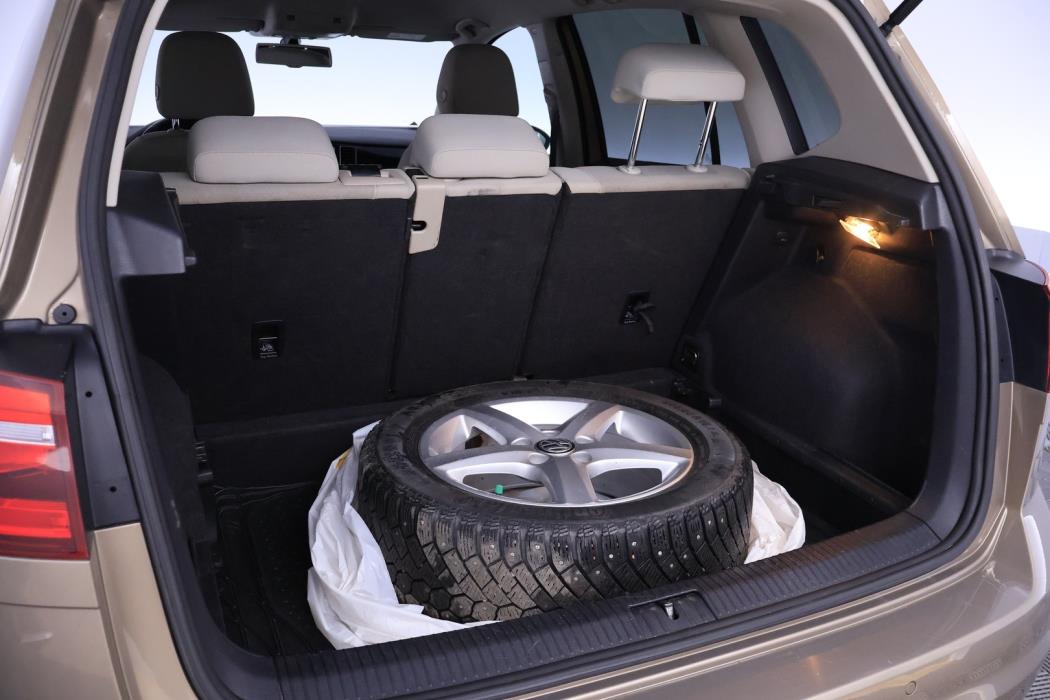 VOLKSWAGEN Golf Sportsvan 2015