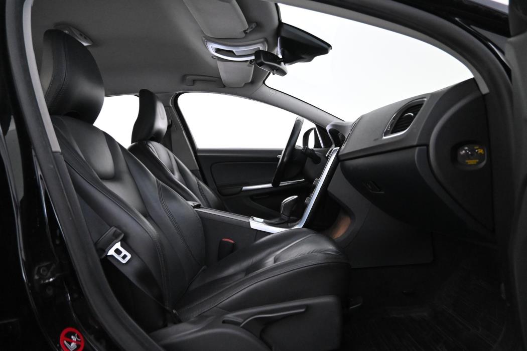 VOLVO V60 2013