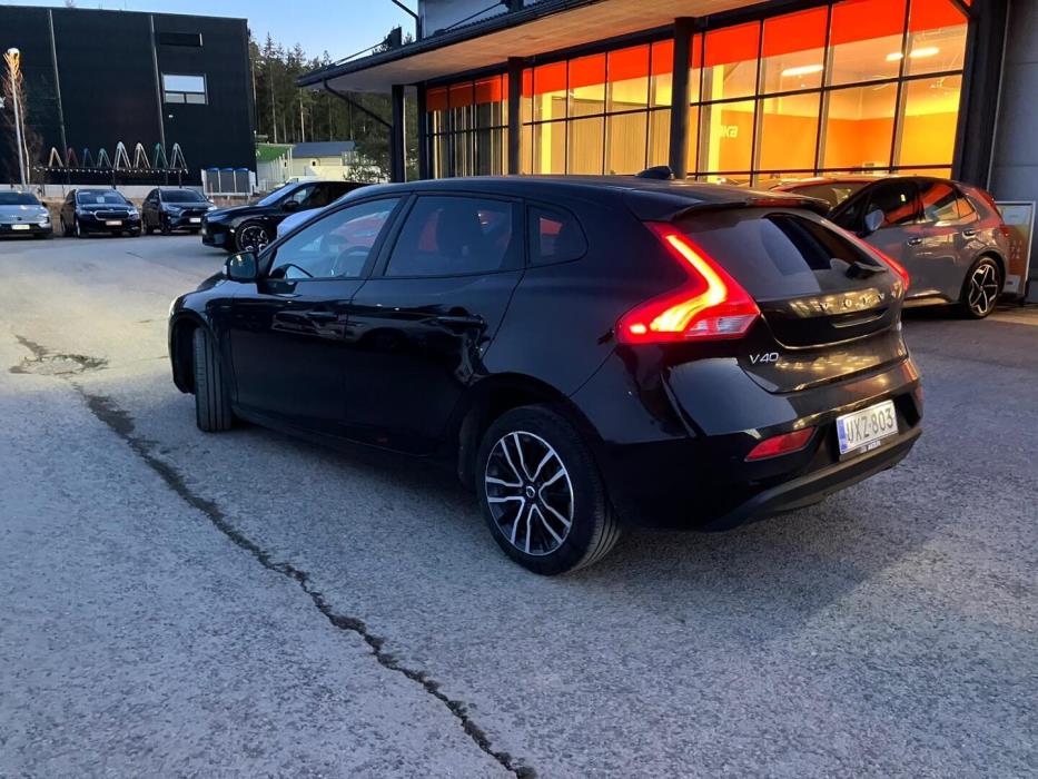VOLVO V40 2013