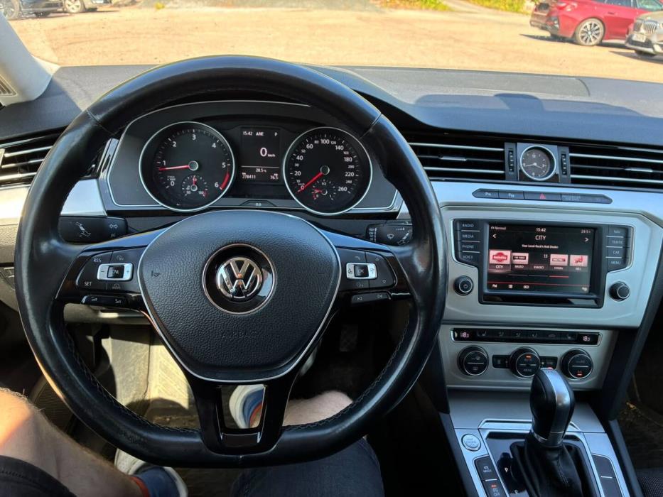 VOLKSWAGEN Passat 2016