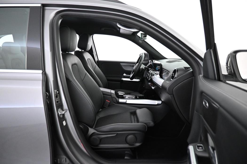 MERCEDES-BENZ GLB 2021