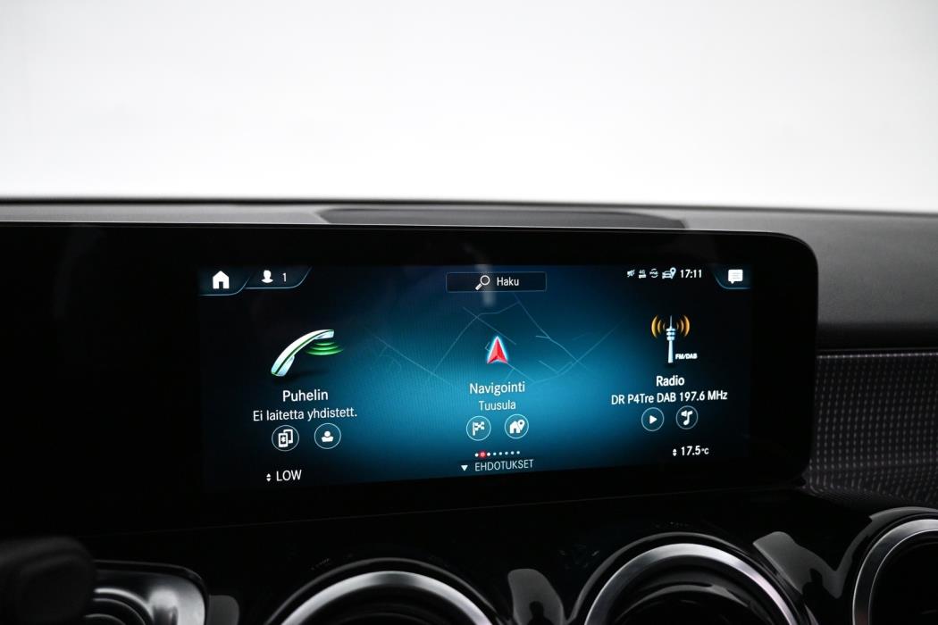 MERCEDES-BENZ GLB 2021