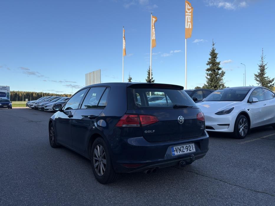 VOLKSWAGEN Golf 2013