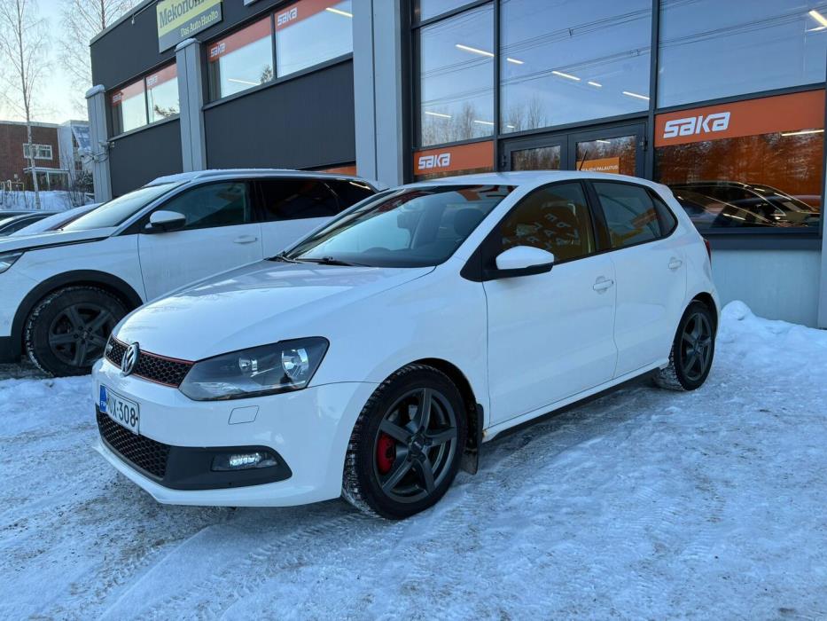 VOLKSWAGEN Polo 2012