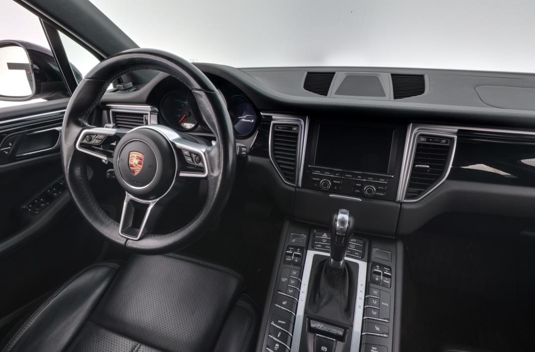 PORSCHE Macan 2015