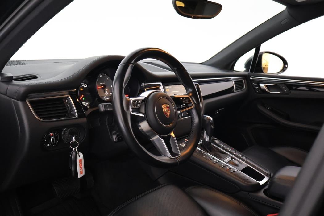 PORSCHE Macan 2015