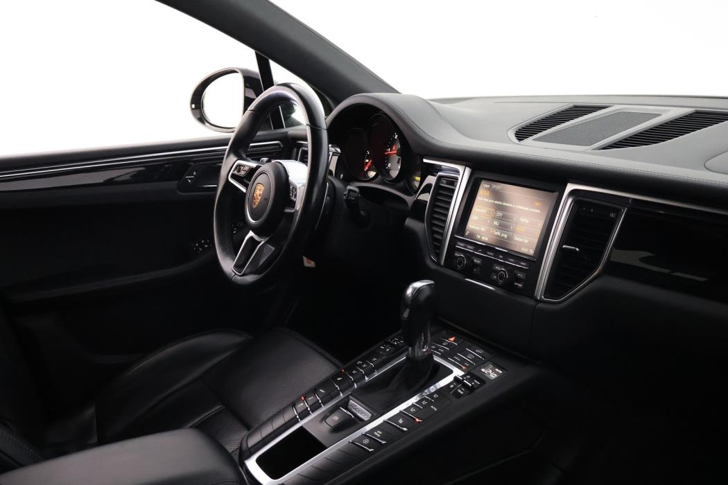 PORSCHE Macan 2015
