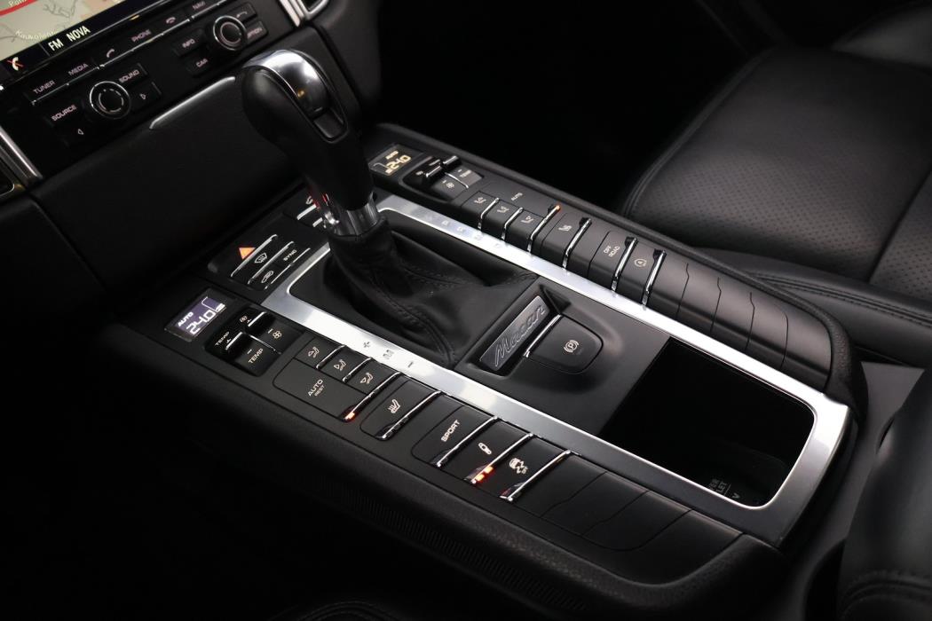 PORSCHE Macan 2015