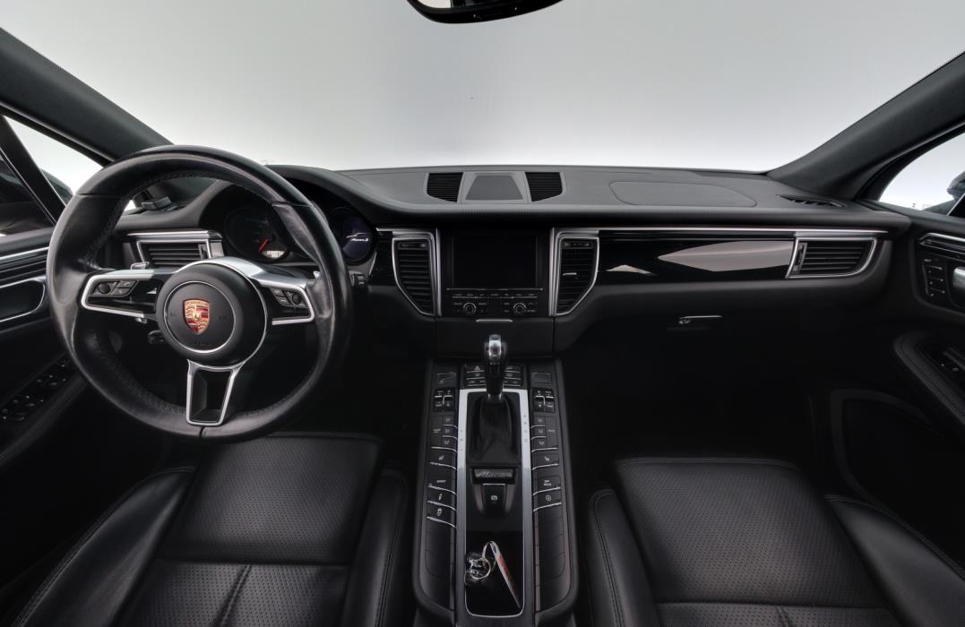 PORSCHE Macan 2015
