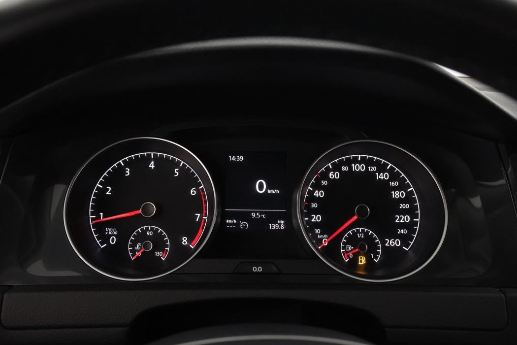 VOLKSWAGEN Golf 2018