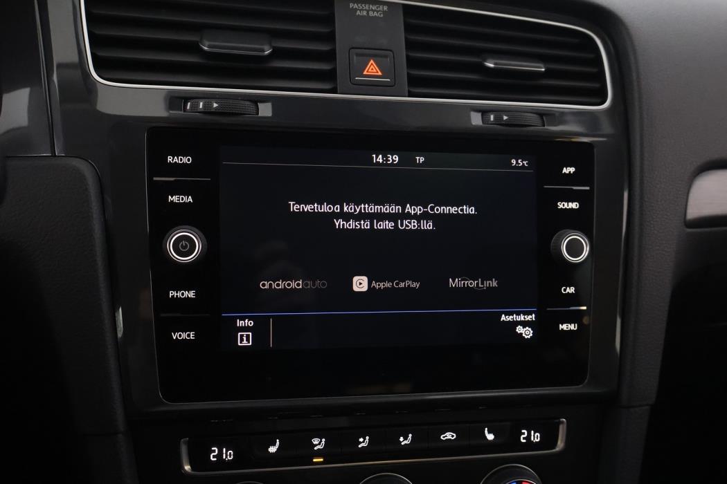 VOLKSWAGEN Golf 2018