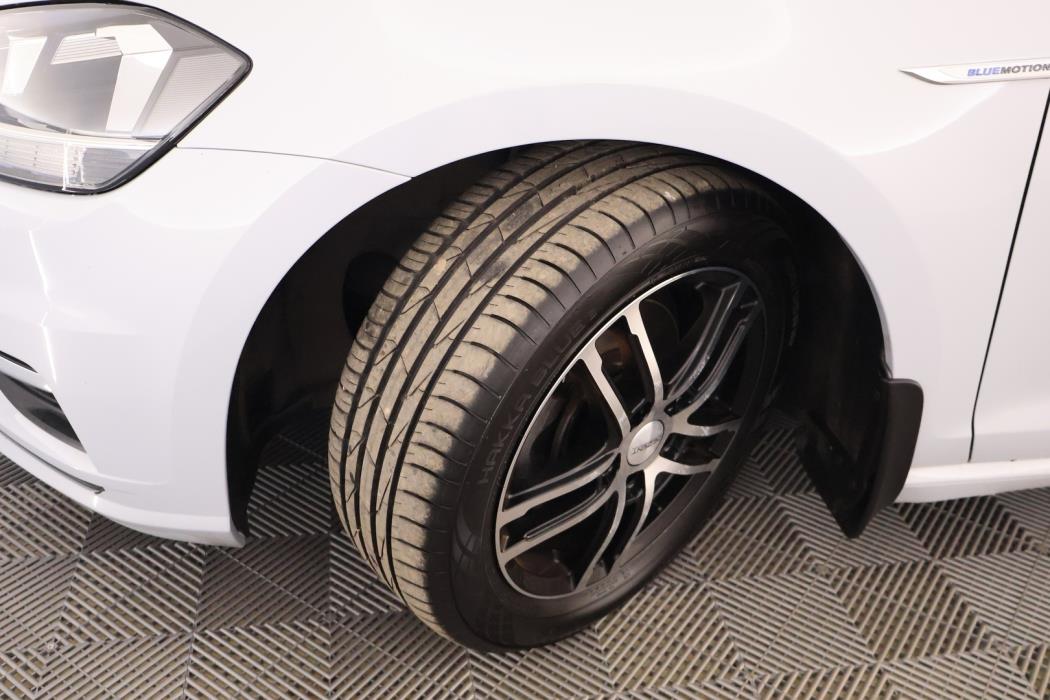 VOLKSWAGEN Golf 2018