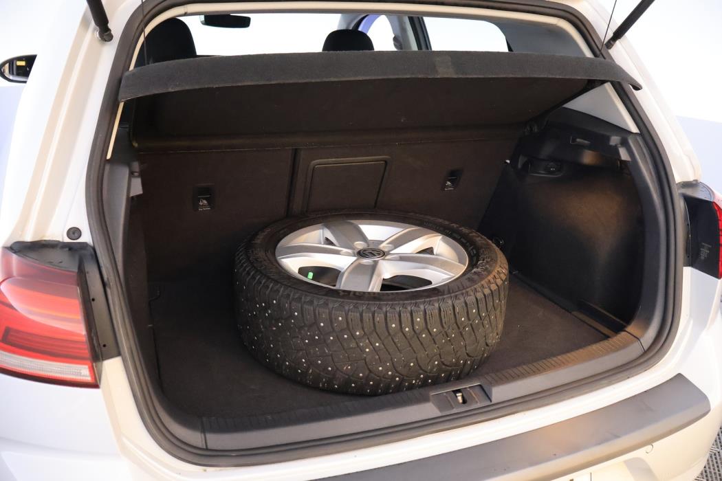 VOLKSWAGEN Golf 2018