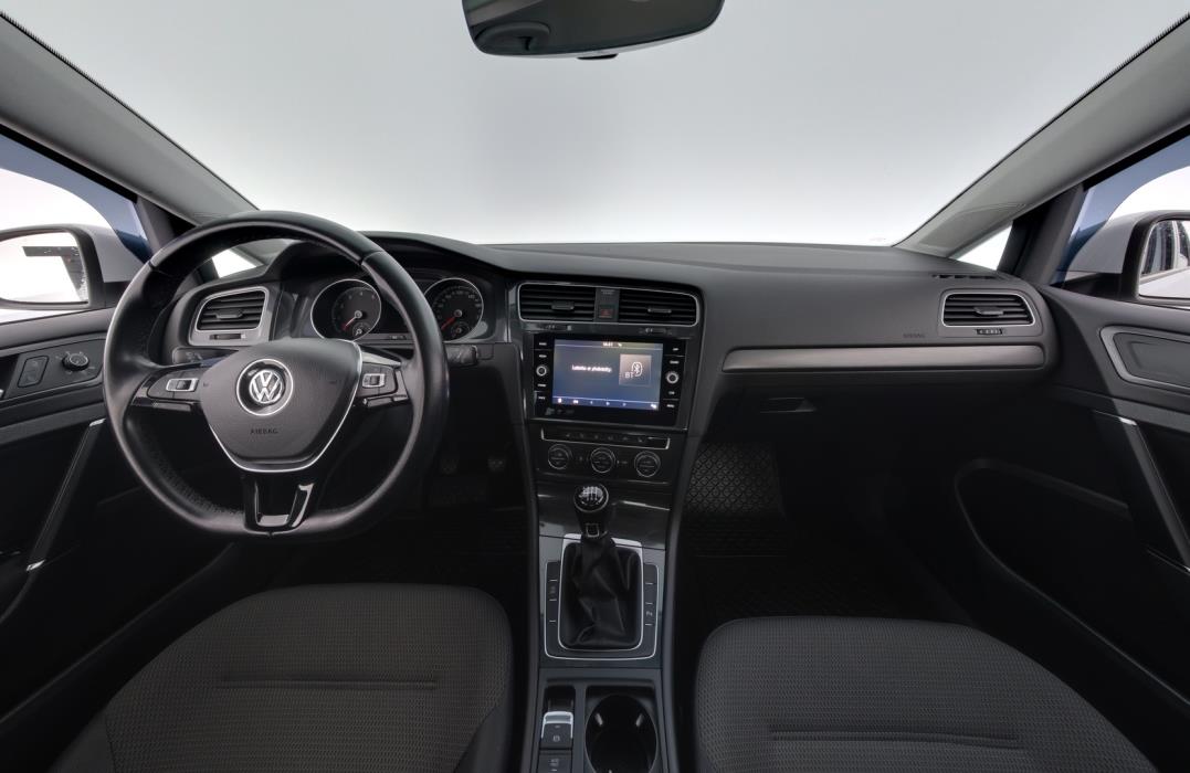 VOLKSWAGEN Golf 2018