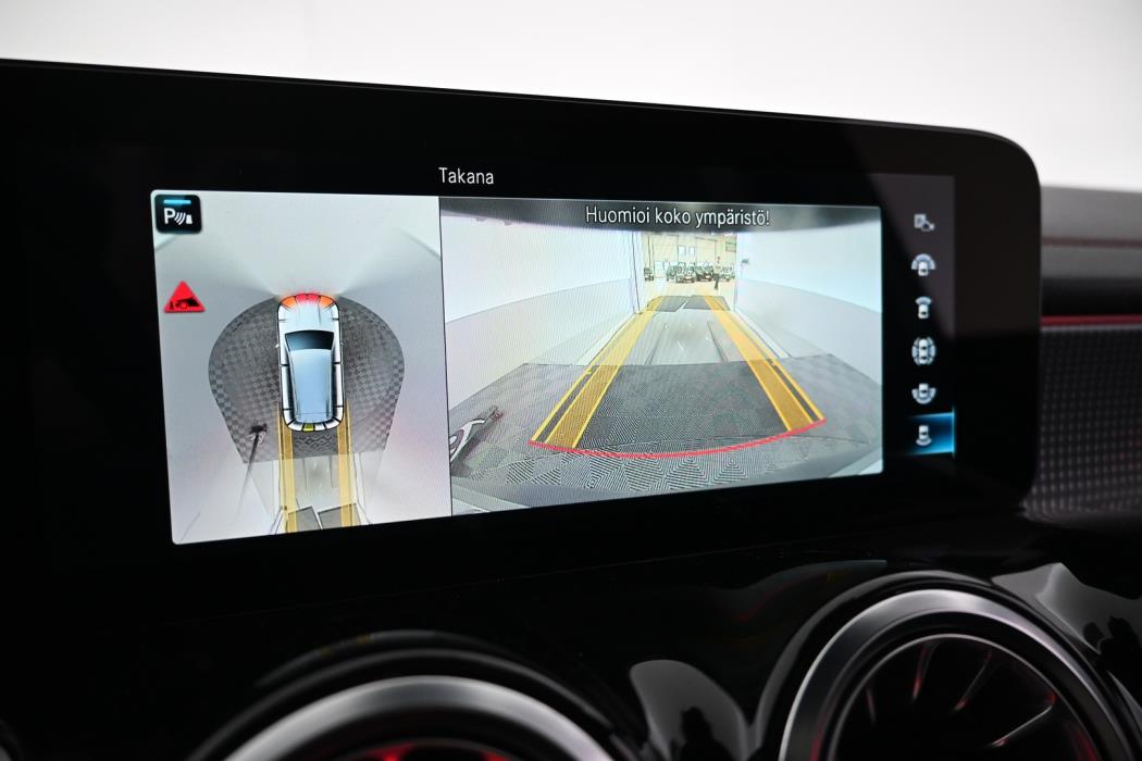 MERCEDES-BENZ EQB 2022