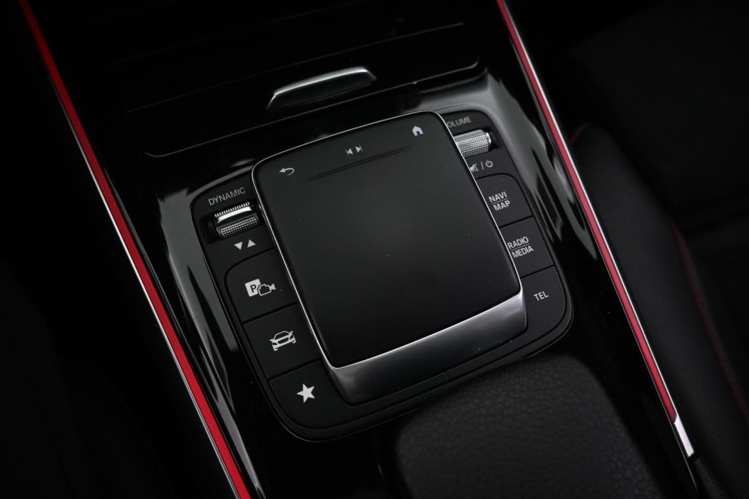 MERCEDES-BENZ EQB 2022