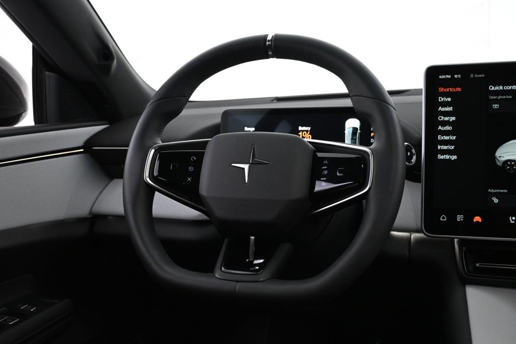 POLESTAR 4 2025
