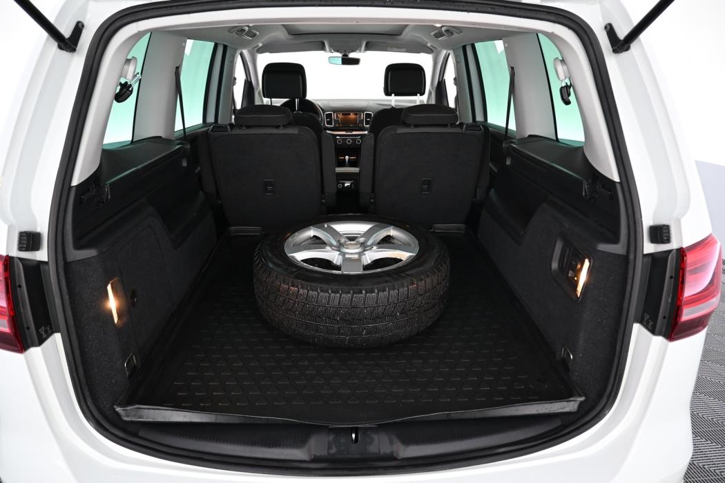 VOLKSWAGEN Sharan 2016