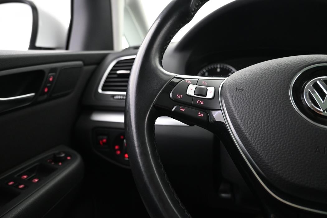 VOLKSWAGEN Sharan 2016