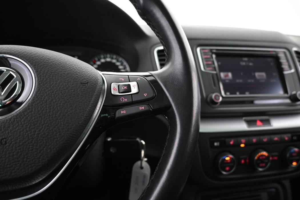 VOLKSWAGEN Sharan 2016