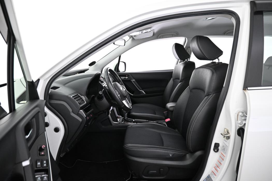 SUBARU Forester 2017