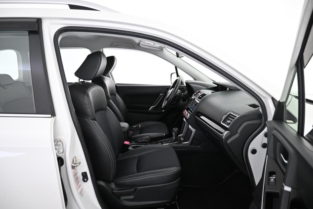 SUBARU Forester 2017