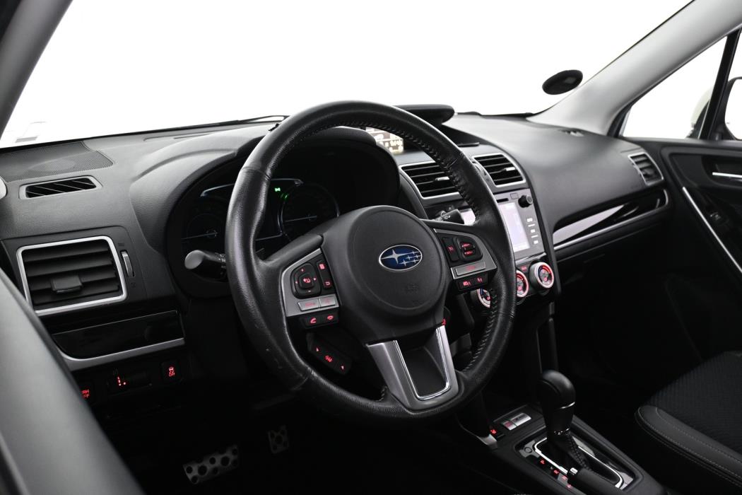 SUBARU Forester 2017
