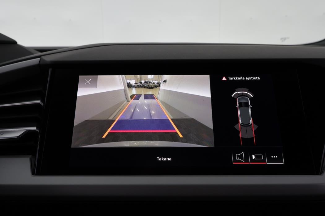 AUDI Q4 e-tron 2022