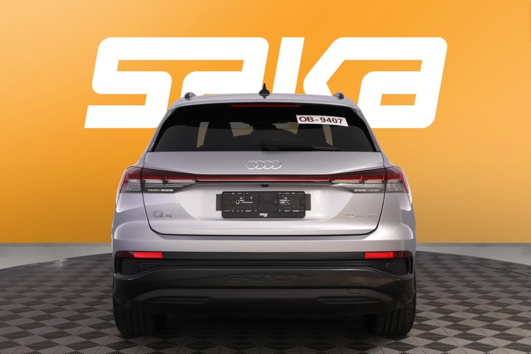 AUDI Q4 e-tron 2022