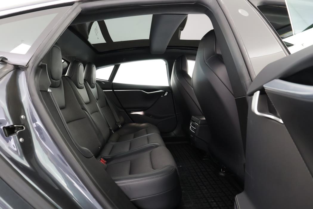 TESLA Model S 2018