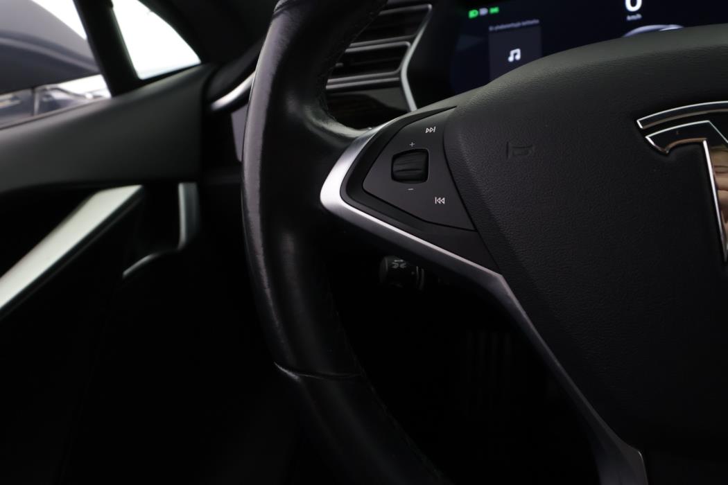 TESLA Model S 2018